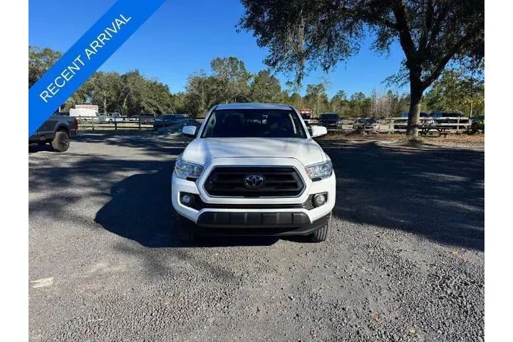 $30585 : Toyota Tacoma 2023 4x2 SR5 4 image 8