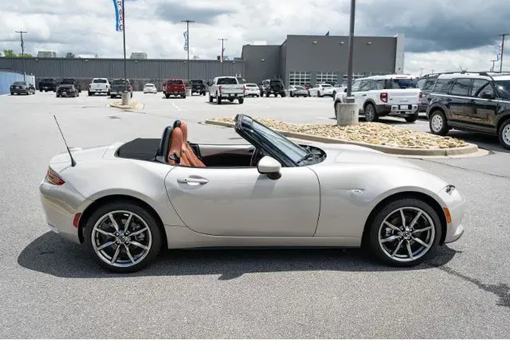 $28977 : Mazda MX-5 Miata 2023 Grand image 10