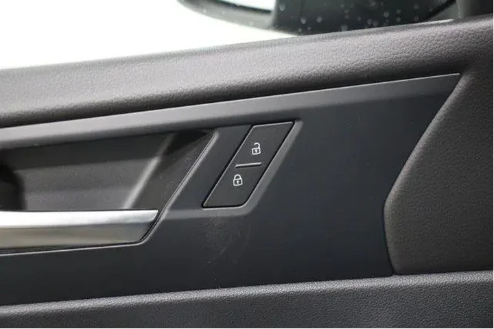 $25993 : Volkswagen Jetta 2025 SE 4dr image 7