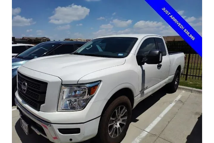 $38995 : Nissan Titan 2024 4x4 SV 4dr image 1