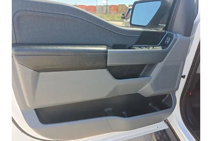 $32999 : Ford F-150 Lightning 2023 AW image 9