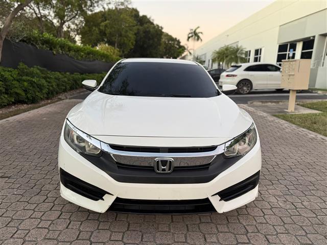 $8900 : Honda Civic LX image 8