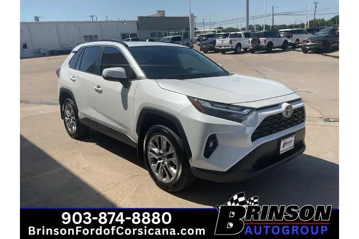 $36990 : Toyota RAV4 2024 XLE Premium image 3