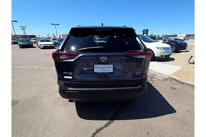 $28993 : 2022 RAV4 XLE image 3