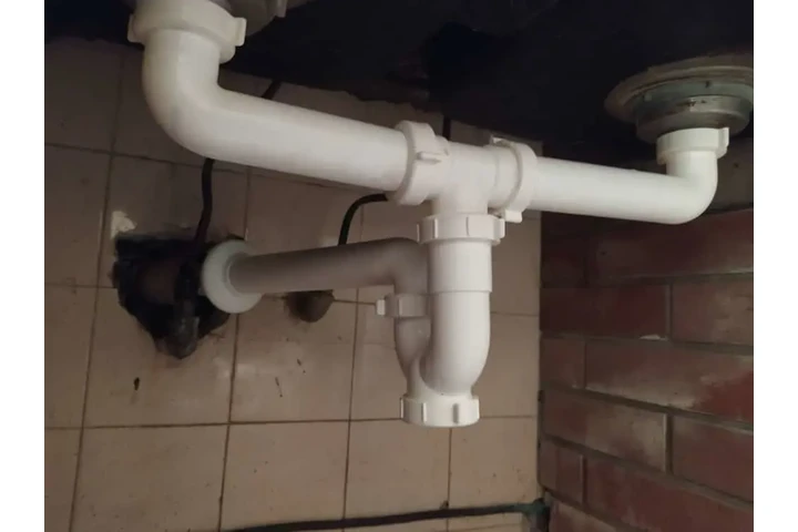 PLOMERIA LA TRINIDAD 24 HORAS image 4