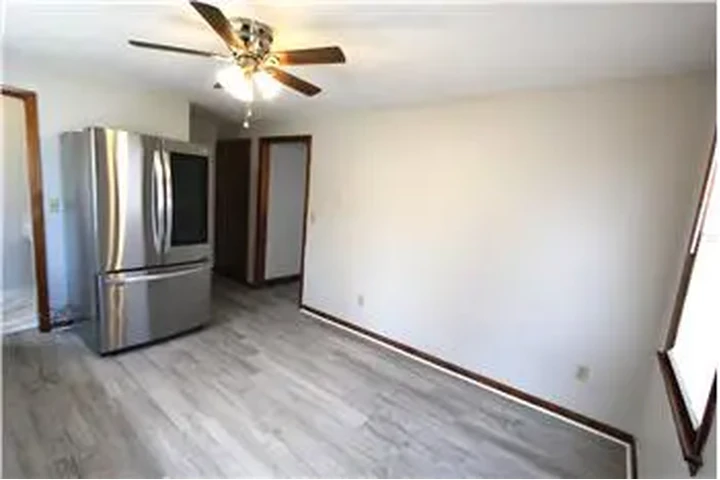 $2600 : Rental property with 2 bedro image 2