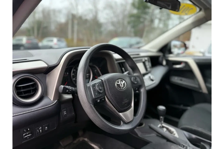 $14999 : 2015 RAV4 XLE image 10
