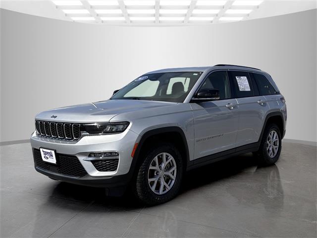 $36995 : Pre-Owned 2022 Grand Cherokee image 3