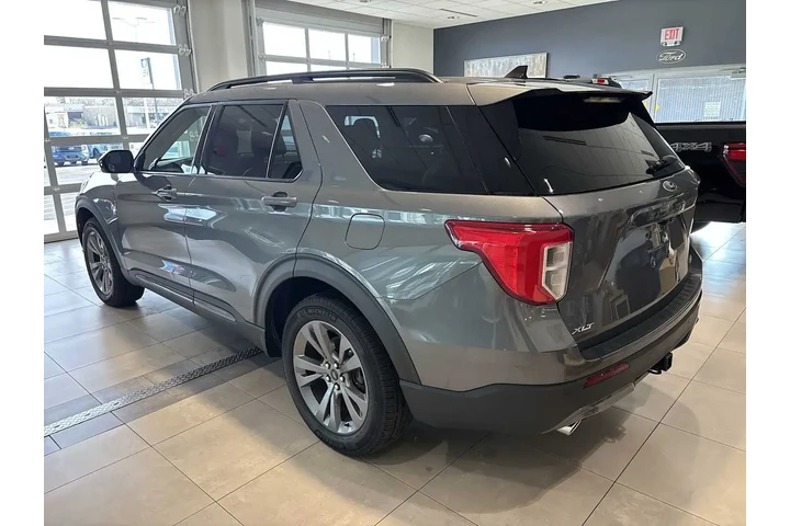 $29989 : Ford Explorer 2022 AWD XLT 4 image 6