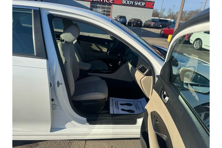 $6980 : 2018 Optima LX Auto image 8