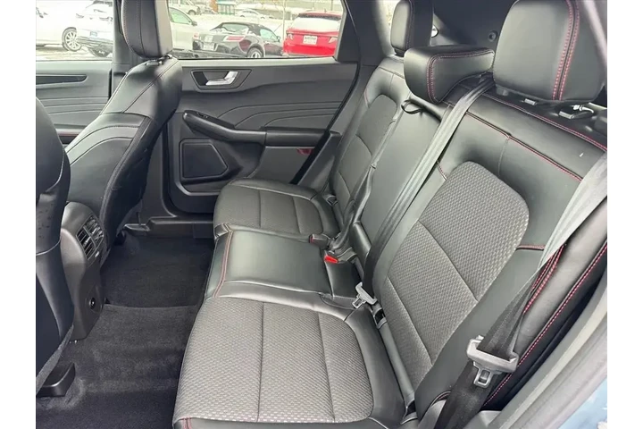 $27928 : Ford Escape 2023 AWD ST-Line image 9