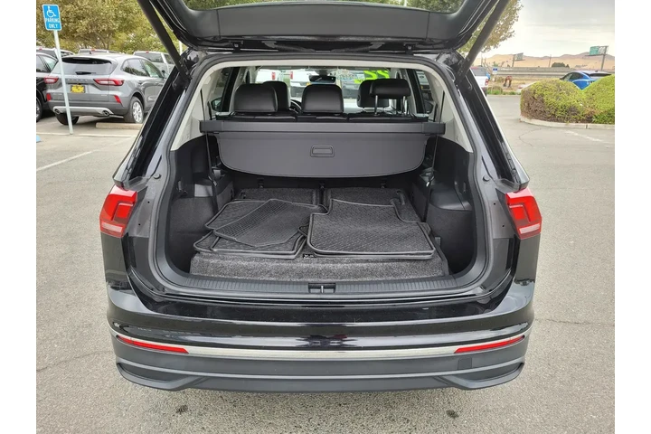 $21500 : Volkswagen Tiguan 2022 SE 4d image 10