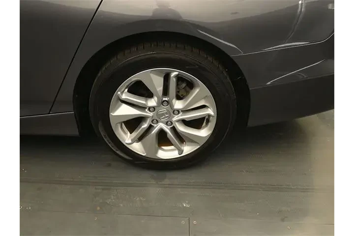 $19984 : Honda Accord 2020 LX 4dr Sed image 9