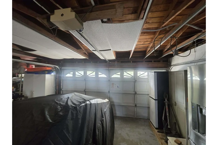 Pre owned roll up garage door image 2