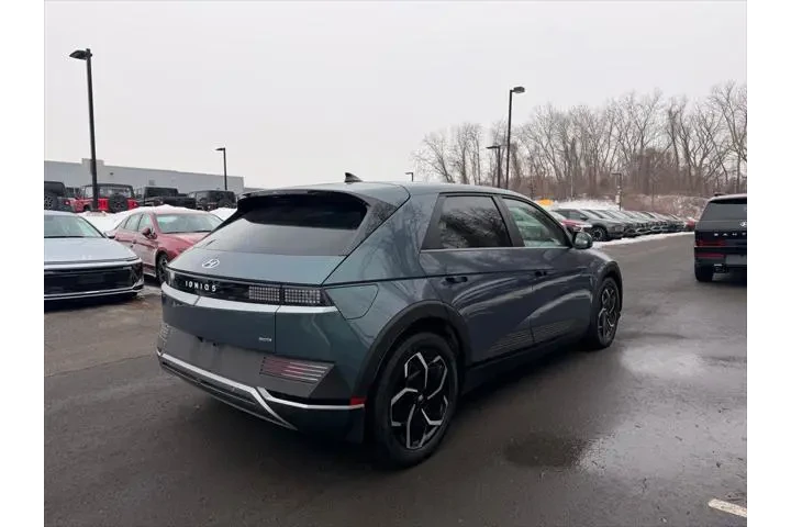 $23500 : Hyundai IONIQ 5 2023 AWD SEL image 3