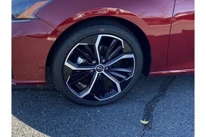 $23050 : Nissan Altima 2025 2.5 SR 4d image 8