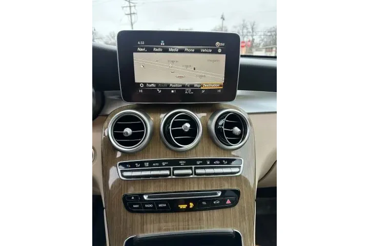 $21995 : 2019 GLC image 1