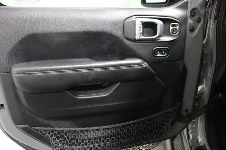 $31987 : Jeep Wrangler Unlimited 2018 image 3