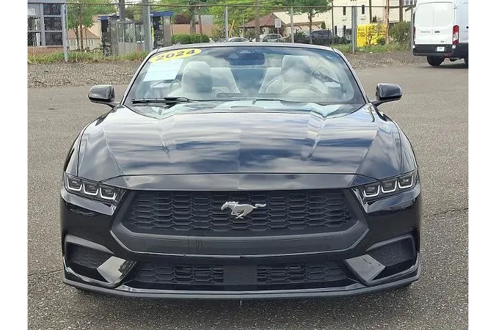 $30998 : Ford Mustang 2024 EcoBoost P image 2