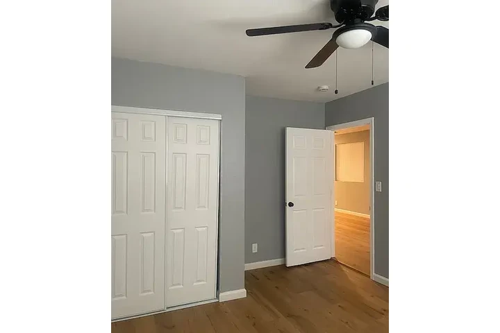 $1800 : Large 4bd 1bd @Huntington image 9