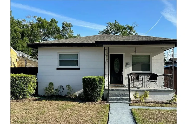 $1000 : Fully renovated beautiful home image 1