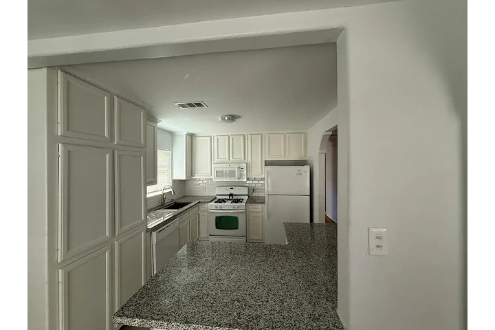 $800 : Hogar especial para la familia image 3