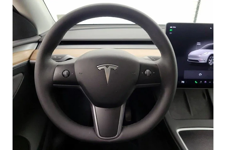 $33998 : Tesla Model Y 2023 AWD Long image 10