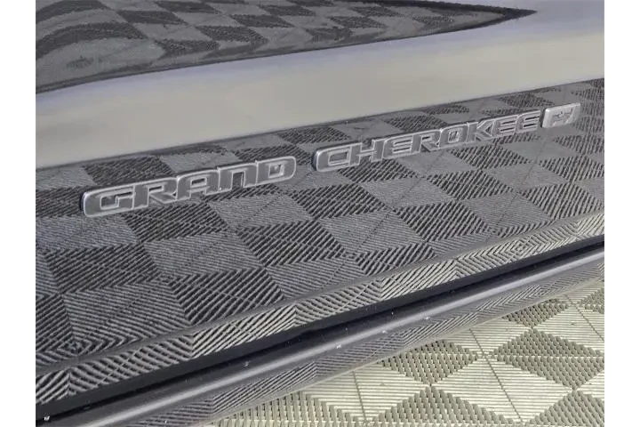 $26500 : Jeep Grand Cherokee 2021 4x2 image 6