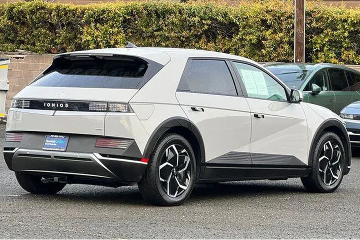 $27990 : Hyundai IONIQ 5 2024 AWD SEL image 5