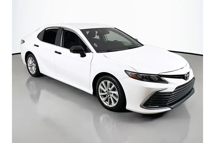 $18399 : Toyota Camry 2022 LE 4dr Sed image 2
