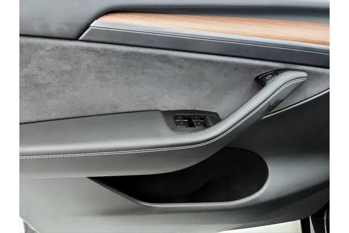 $39998 : Tesla Model Y 2025 AWD Perfo image 4