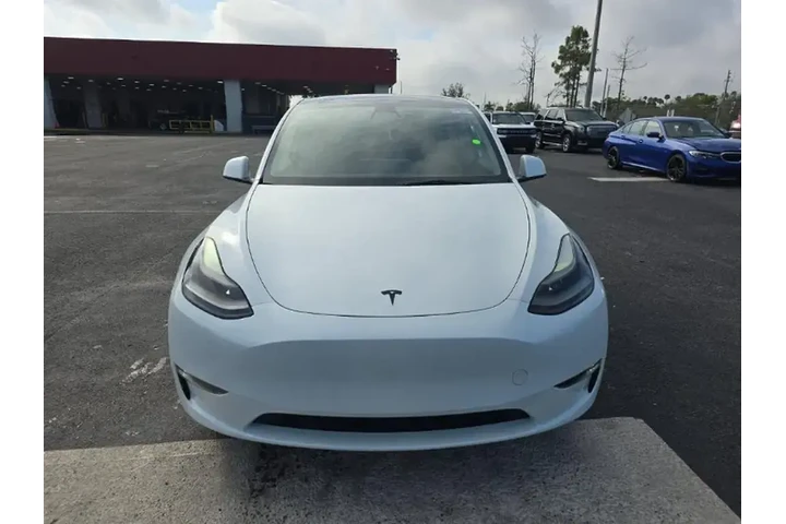 $28990 : Tesla Model Y 2023 AWD 4dr C image 2