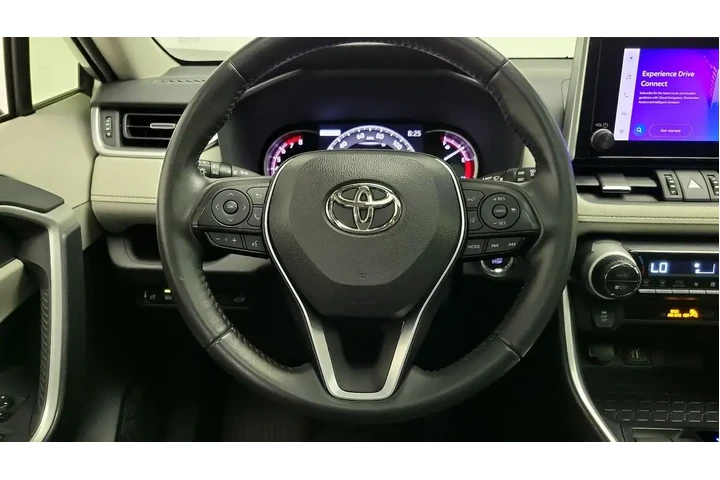 $28998 : Toyota RAV4 2023 XLE Premium image 10