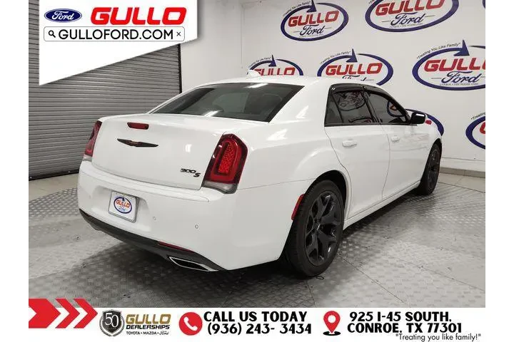 $27991 : Chrysler 300 2023 S V6 4dr S image 7