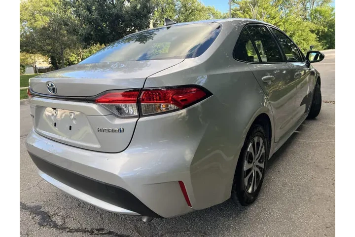 $17997 : 2022 Corolla Hybrid LE image 7