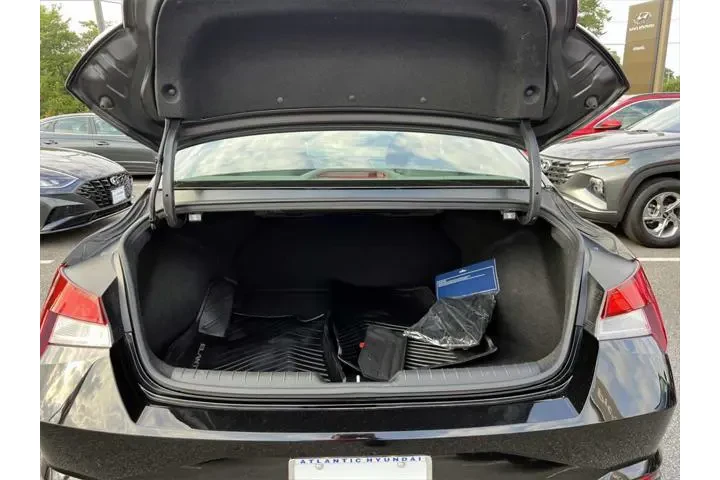 $20977 : Hyundai ELANTRA 2023 SEL 4dr image 8
