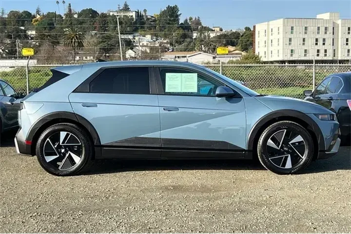 $34990 : Hyundai IONIQ 5 2025 AWD SE image 3