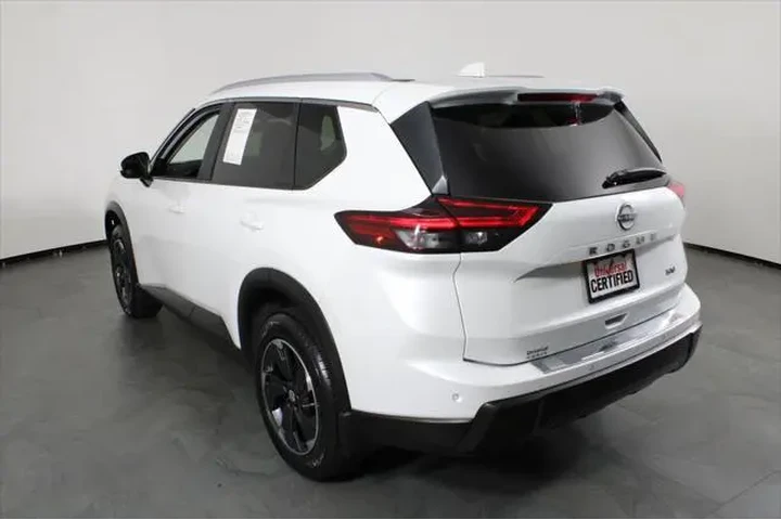 $20987 : Nissan Rogue 2024 SV 4dr Cro image 3