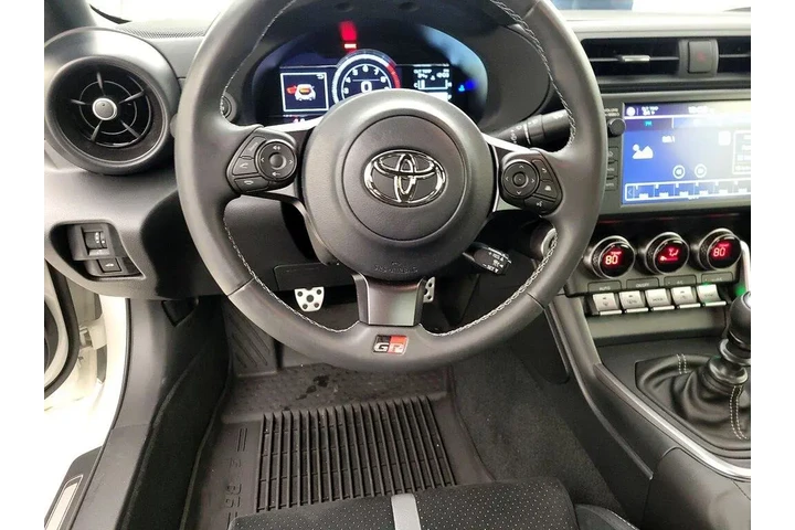 $33998 : Toyota GR86 2024 Premium 2dr image 10