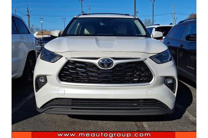 $35155 : Toyota Highlander 2023 XLE 4 image 2