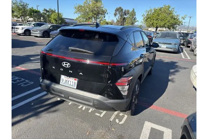 $20995 : Hyundai KONA 2024 SEL 4dr Cr image 3