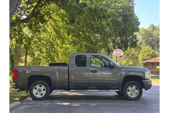 $5999 : 2011 Silverado 1500 LT image 5