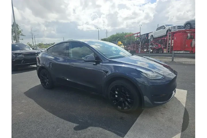 $28990 : Tesla Model Y 2023 AWD 4dr C image 3