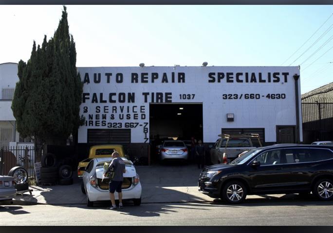 Auto repair specialist image 1