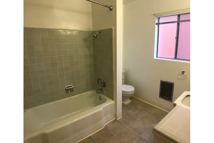 $1100 : Alhambra CA 1 Rec, 1 Baño image 4