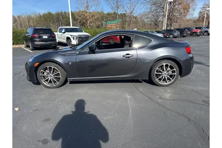 $19434 : Toyota 86 2017 2dr Coupe 6A image 7