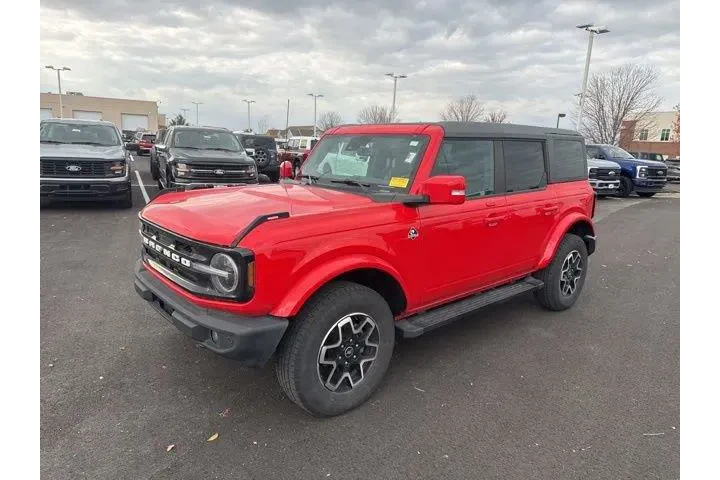 $40000 : Ford Bronco 2023 4x4 Base 4d image 3