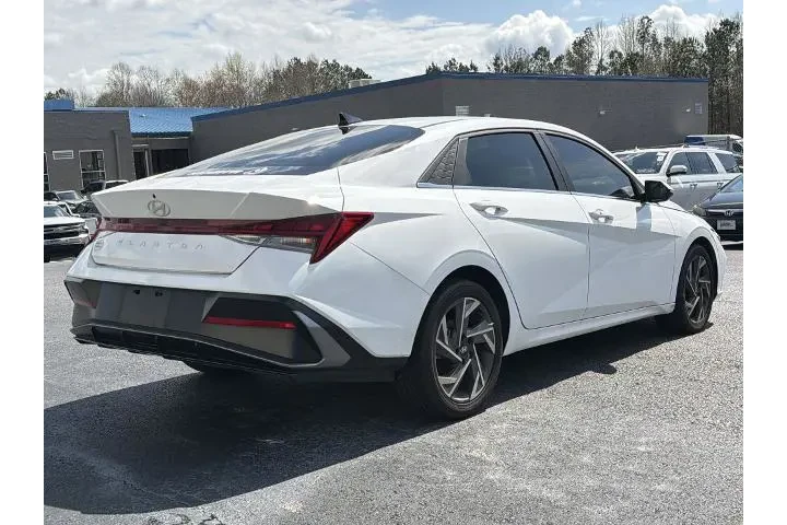 $19836 : Hyundai ELANTRA 2024 SEL 4dr image 5