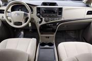 $9000 : 2014 Toyota Sienna LE Minivan thumbnail