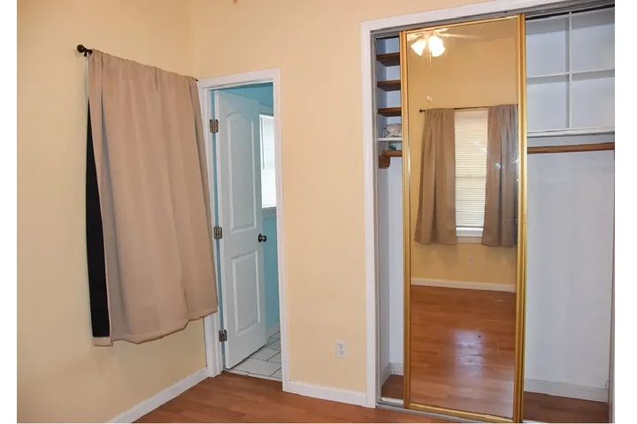 $1200 : Freshly remodeled  home image 5